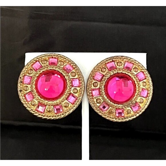 Vintage Earrings Gold Tone Gripoix Style Large Pink Cabochons 7J - Picture 2 of 3
